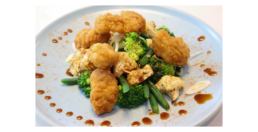 vegetable salad with salt & pepper squid