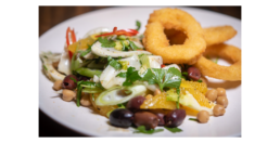 Crumbed Squid Rings with salad